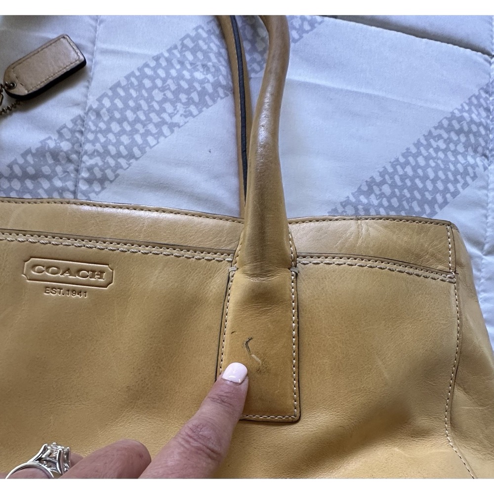 Vtg COACH Hamptons Large Leather Handbag 11555 Yellow Turnlock Tote Work Bag - Picture 9 of 16